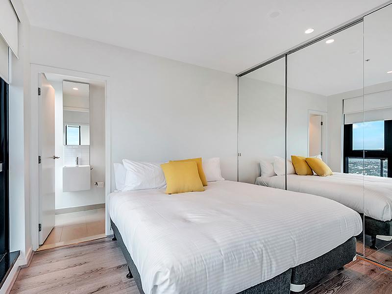 Mj Shortstay Apartments - Platinum Tower Мельбурн Экстерьер фото